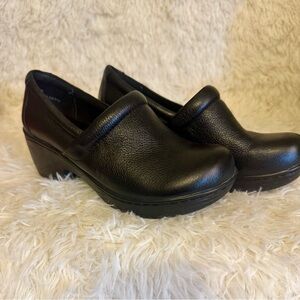 B.O.C black leather shoes size 6
